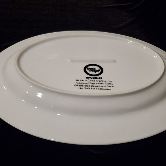 The Cellar Classic Opulence Oval Platter White with Gold Trim 14" - Picture 3 of 5